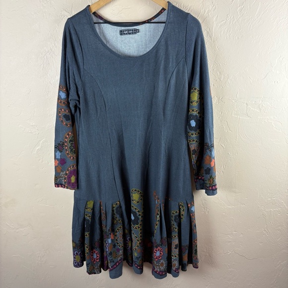 2 Ice Silk Dresses Red Black Handkerchief Bandana Print & Gray Floral 1X Bundle - Picture 9 of 16